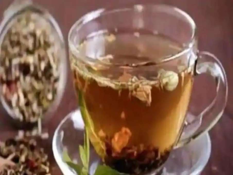 ‘आयुष काढ़ा’ पीने से कोरोना संक्रमित 3 दिन के अंदर हो रहे ठीक, जानिए सच्चाई ‘आयुष काढ़ा’ पीने से कोरोना संक्रमित 3 दिन के अंदर हो रहे ठीक, जानिए सच्चाई- India TV Hindi