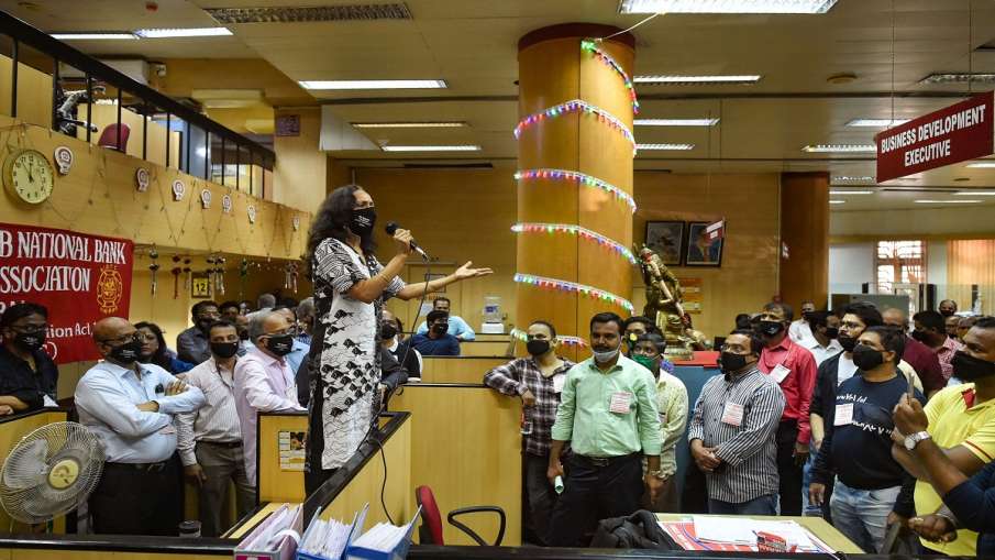 1,300 bank staff succumbed to Covid-19, IBA to issue weekly health bulletin 1,300 bank staff succumbed to Covid-19, IBA to issue weekly health bulletin- India TV Paisa