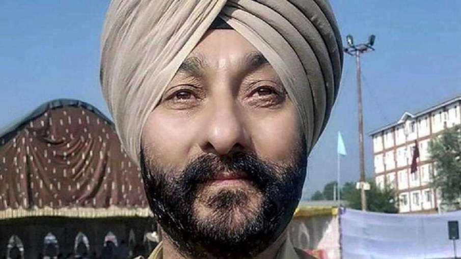 jammu kashmir police officer davinder singh suspended J&K पुलिस का दागी अधिकारी दविंदर सिंह बर्खास्त jammu kashmir police officer davinder singh suspended J&K पुलिस का दागी अधिकारी दविंदर सिंह बर्खास्त- India TV Hindi
