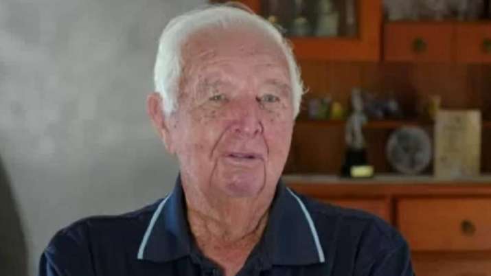 Crowell hung on the cricket field even at the age of 91 Crowell hung on the cricket field even at the age of 91- India TV Hindi
