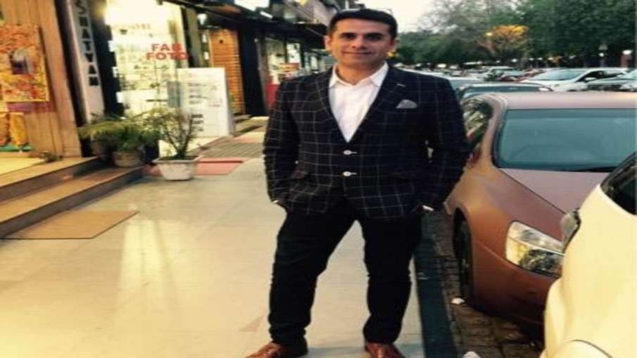 ऑक्सीजन कंसंट्रेटर कालाबाजारी मामले में दिल्ली पुलिस ने खान चाचा रेस्टोरेंट के मालिक नवनीत कालरा को ऑक्सीजन कंसंट्रेटर कालाबाजारी मामले में दिल्ली पुलिस ने खान चाचा रेस्टोरेंट के मालिक नवनीत कालरा को - India TV Hindi