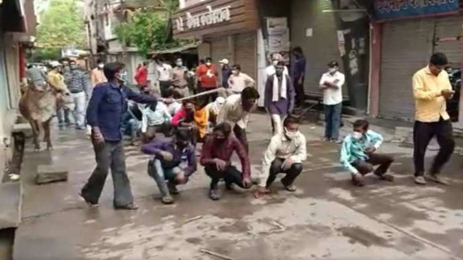 मेंढक की तरह नहीं चल पाया शख्स तो गुस्साए तहसीलदार ने मारी लात मेंढक की तरह नहीं चल पाया शख्स तो गुस्साए तहसीलदार ने मारी लात- India TV Hindi