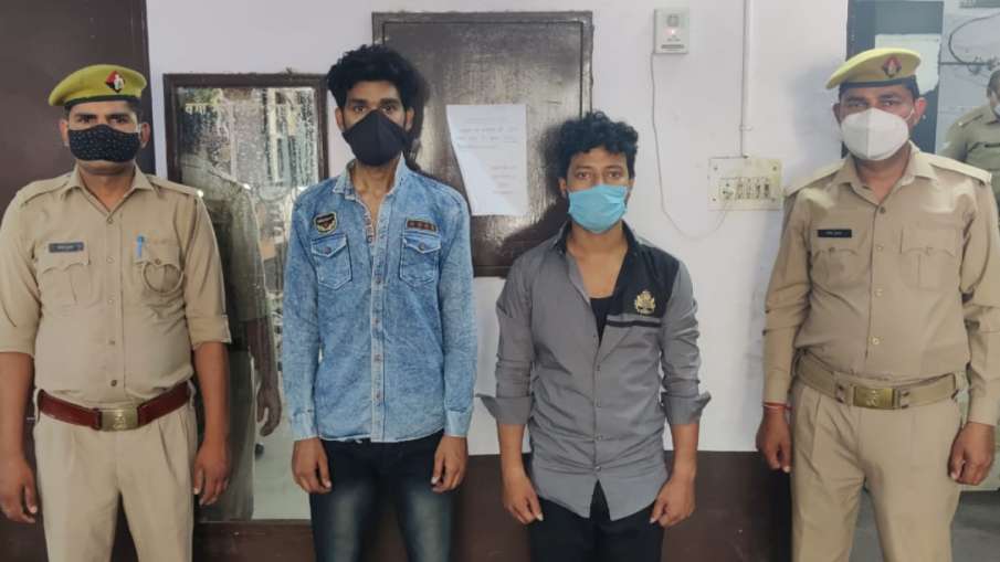 नोएडा में रेमडेसिविर इंजेक्शन की कालाबाजारी कर रहे दो युवक गिरफ्तार, तीसरा आरोपी फरार नोएडा में रेमडेसिविर इंजेक्शन की कालाबाजारी कर रहे दो युवक गिरफ्तार, तीसरा आरोपी फरार- India TV Hindi