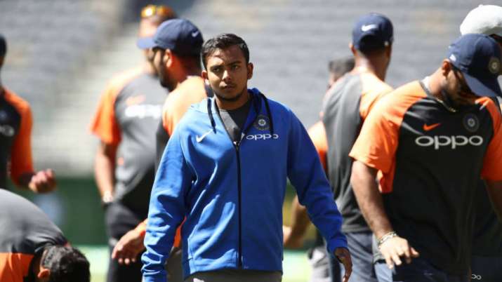 Prithvi Shaw was going on holiday to Goa, police arrested due to lack of valid travel documents Prithvi Shaw was going on holiday to Goa, police arrested due to lack of valid travel documents- India TV Hindi