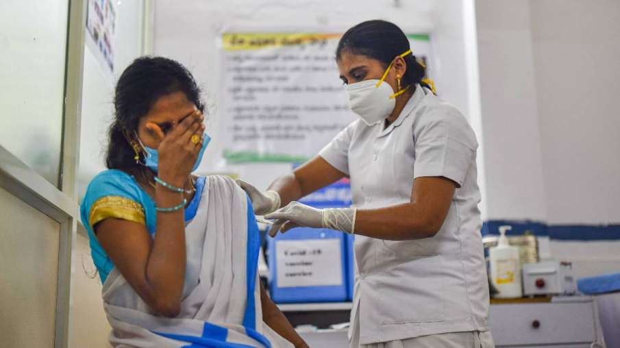 Corona vaccination to start in 11 more districts of UP from Monday Corona vaccination to start in 11 more districts of UP from Monday- India TV Hindi