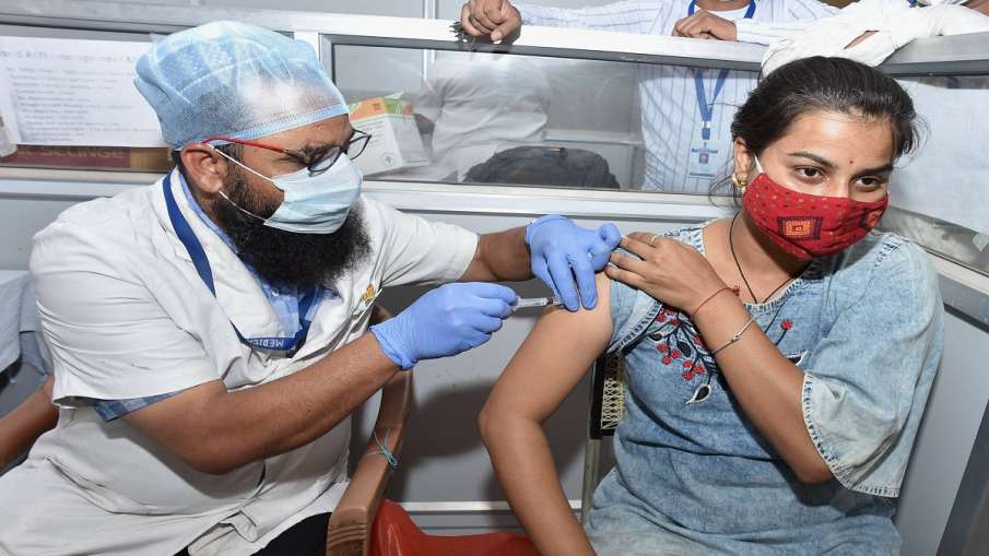 how much covid vaccines is left with states राज्यों और केंद्रशासित प्रदेशों के पास अब भी कोविड-19 टी how much covid vaccines is left with states राज्यों और केंद्रशासित प्रदेशों के पास अब भी कोविड-19 टी- India TV Hindi