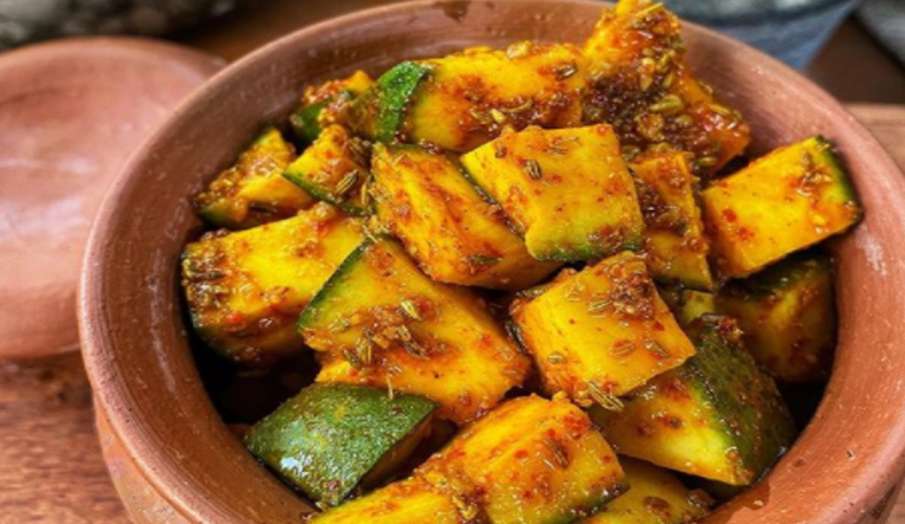Aam Ka Achar Recipe: घर पर बनाएं टेस्टी आम का अचार, ये रही बनाने की विधि रेसिपी Aam Ka Achar Recipe: घर पर बनाएं टेस्टी आम का अचार, ये रही बनाने की विधि रेसिपी- India TV Hindi