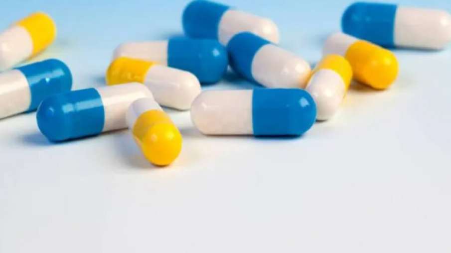 औषधि नियामक ने कोविड मरीजों पर कोलचीसीन दवा के क्लीनिकल परीक्षण की मंजूरी दी: सीएसआईआर - India TV Hindi