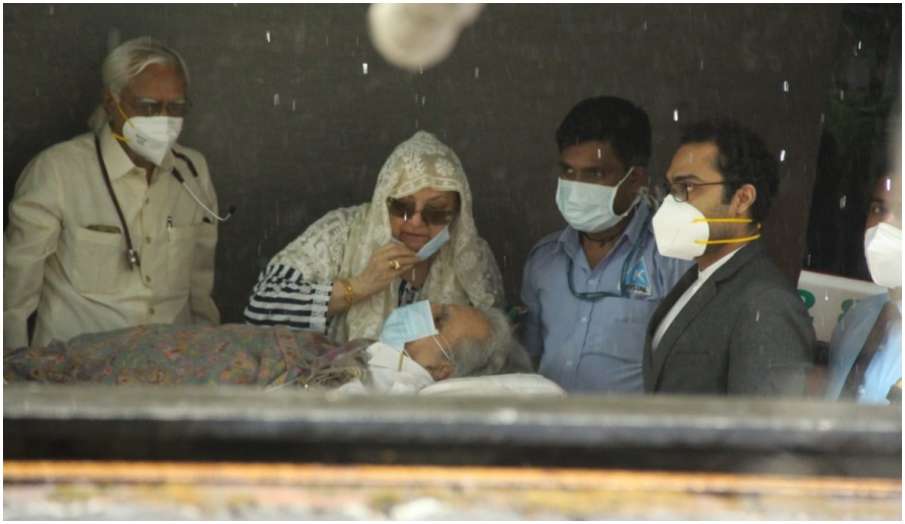 dilip kumar health update discharged from hospital latest news in hindi dilip kumar health update discharged from hospital latest news in hindi- India TV Hindi