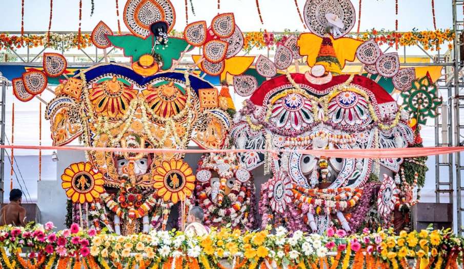 Deba Snana Purnima 2021: महाप्रभु जगन्नाथ जी की देव स्नान पूर्णिमा नीति शुरू, यहां कीजिए दर्शन Deba Snana Purnima 2021: महाप्रभु जगन्नाथ जी की देव स्नान पूर्णिमा नीति शुरू, यहां कीजिए दर्शन- India TV Hindi
