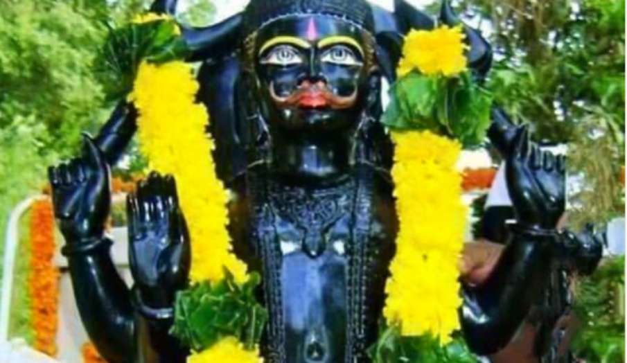 धन-सपंदा के लिए शनिवार के दिन आजमाएं शनिदेव की कृपा पाने के लिए ये उपाय, शनि दोष से भी मिलेगा छुटकार धन-सपंदा के लिए शनिवार के दिन आजमाएं शनिदेव की कृपा पाने के लिए ये उपाय, शनि दोष से भी मिलेगा छुटकार- India TV Hindi