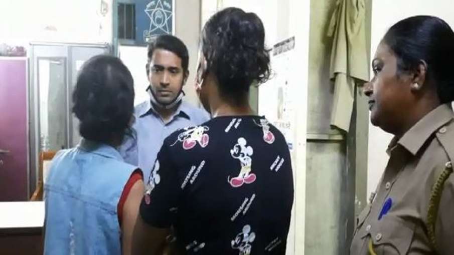 मुंबई पुलिस ने दो टीवी एक्ट्रेस को किया गिरफ्तार, दोस्त के घर में चोरी का आरोप मुंबई पुलिस ने दो टीवी एक्ट्रेस को किया गिरफ्तार, दोस्त के घर में चोरी का आरोप- India TV Hindi