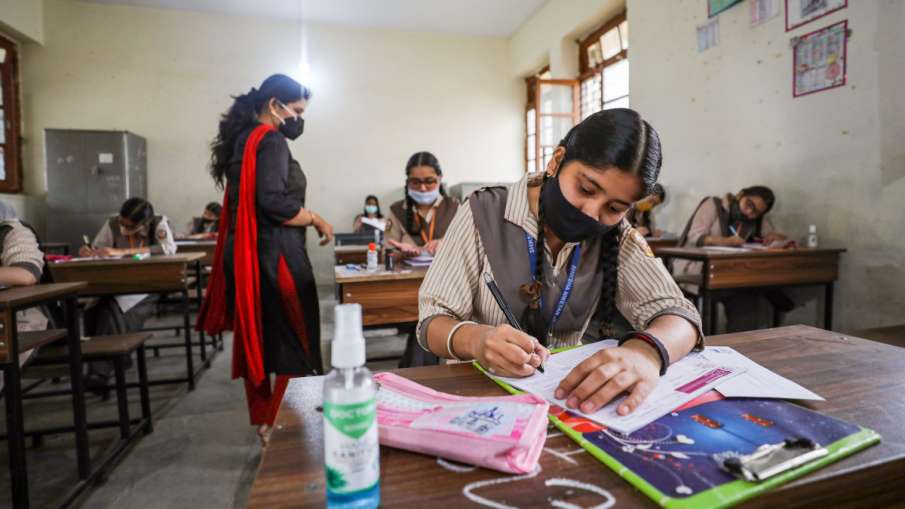 कैसे तैयार होगा UP बोर्ड की 10वीं और 12वीं का रिजल्ट? जानिए- क्या फॉर्मूला तय हुआ कैसे तैयार होगा UP बोर्ड की 10वीं और 12वीं का रिजल्ट? जानिए- क्या फॉर्मूला तय हुआ- India TV Hindi