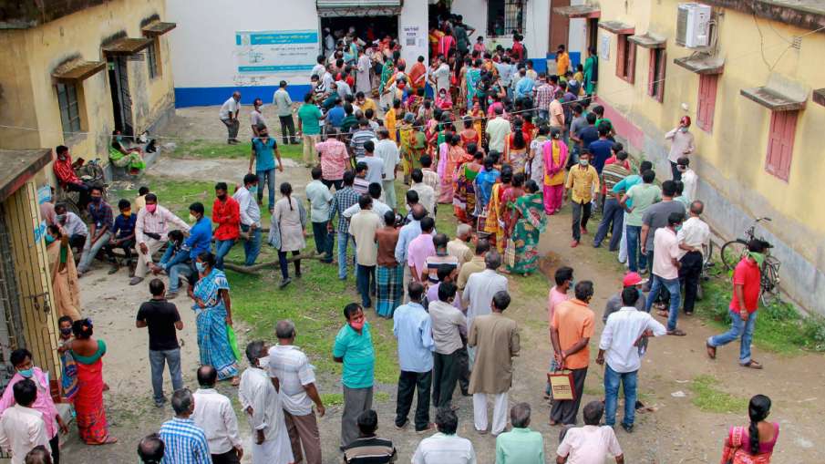 आंध्र प्रदेश: रिकॉर्ड संख्या में हुआ टीकाकरण, एक दिन में 12.56 लाख टीके लगाए गए आंध्र प्रदेश: रिकॉर्ड संख्या में हुआ टीकाकरण, एक दिन में 12.56 लाख टीके लगाए गए- India TV Hindi