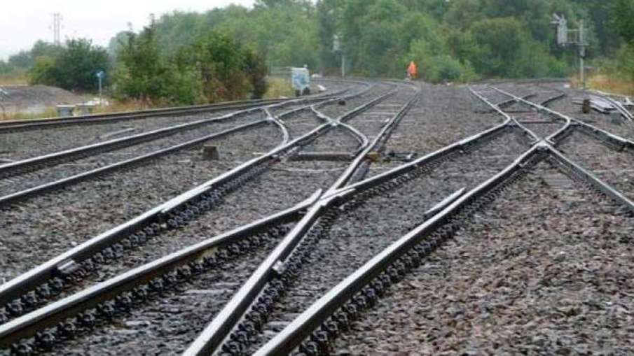 8700 people died on railway tracks, people died railway tracks, migrant labourers died railway track 8700 people died on railway tracks, people died railway tracks, migrant labourers died railway track- India TV Hindi