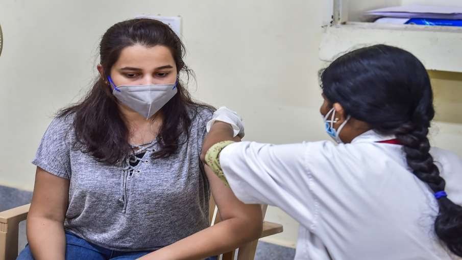 Covid Vaccine booster shot research covishiled covaxin moderna pfizer Covid Vaccine: क्या दो डोज के Covid Vaccine booster shot research covishiled covaxin moderna pfizer Covid Vaccine: क्या दो डोज के - India TV Hindi