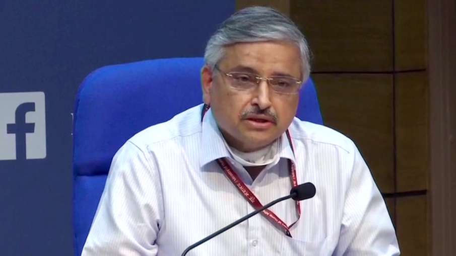 Human-to-human transmission of bird flu rare, no need to panic: AIIMS chief Dr. Randeep Guleria Human-to-human transmission of bird flu rare, no need to panic: AIIMS chief Dr. Randeep Guleria- India TV Hindi