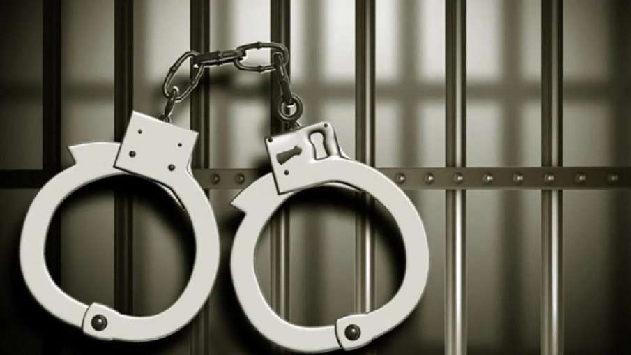 ऐप पर जुआ खिलाने वाले गिरोह का पर्दाफाश, 16 गिरफ्तार, 156 मोबाइल बरामद ऐप पर जुआ खिलाने वाले गिरोह का पर्दाफाश, 16 गिरफ्तार, 156 मोबाइल बरामद- India TV Hindi