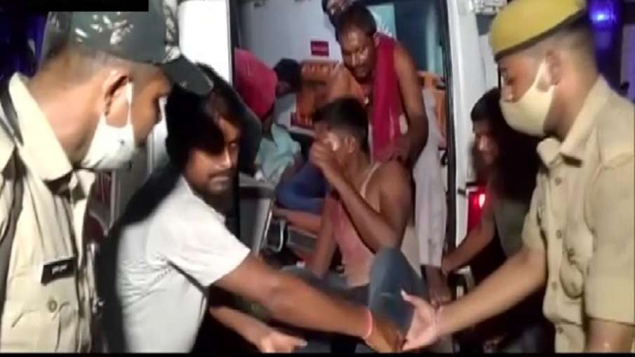बाराबंकी में भीषण हादसा, ट्रक ने डबल डेकर बस को मारी टक्कर, 18 लोगों की मौत, 19 घायल बाराबंकी में भीषण हादसा, ट्रक ने डबल डेकर बस को मारी टक्कर, 18 लोगों की मौत, 19 घायल- India TV Hindi