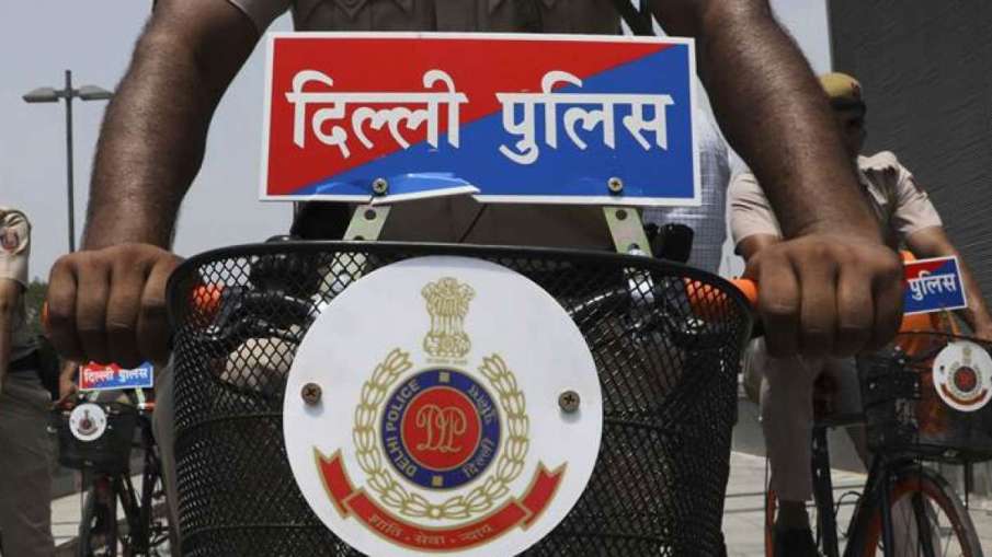 delhi boy creates kidnapping drama to get 25 lakhs from father flees to rishikesh बाप से पैसे ऐंठने delhi boy creates kidnapping drama to get 25 lakhs from father flees to rishikesh बाप से पैसे ऐंठने - India TV Hindi