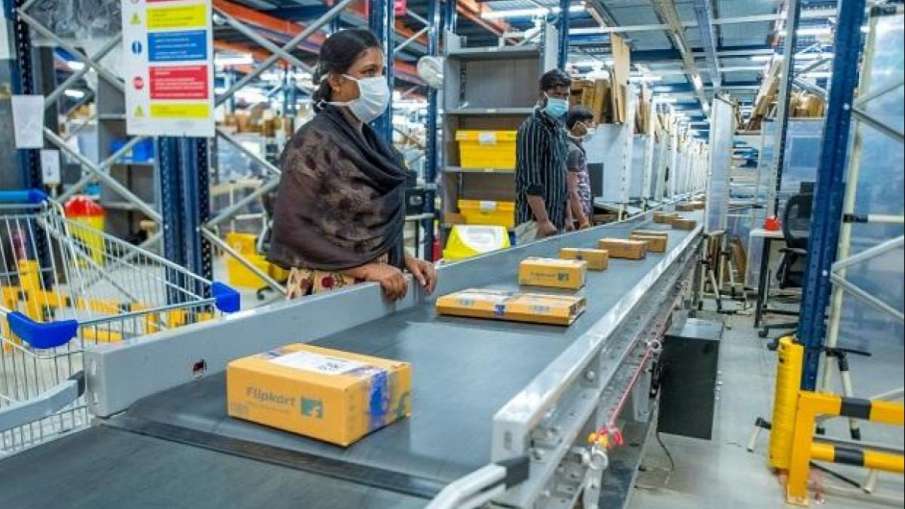 Flipkart raises fund from GIC, SoftBank, Walmart, valuation hits 37.6 billion dollar Flipkart raises fund from GIC, SoftBank, Walmart, valuation hits 37.6 billion dollar - India TV Paisa