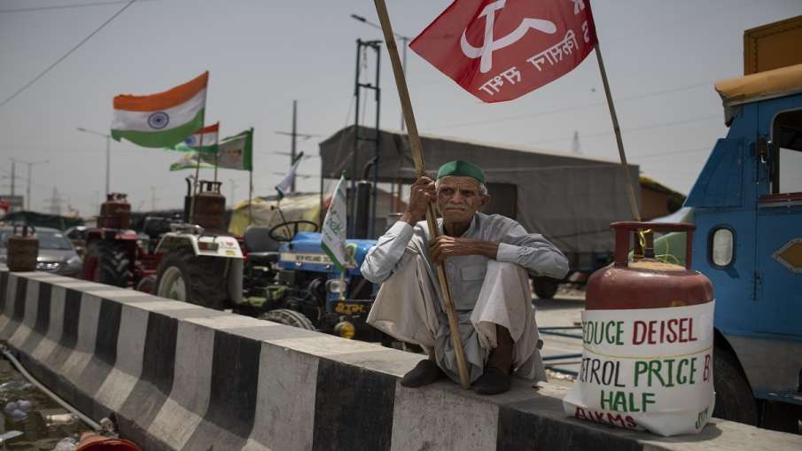Sbi says government People cutting spends on health, grocery as fuel prices bite Sbi says government People cutting spends on health, grocery as fuel prices bite- India TV Paisa