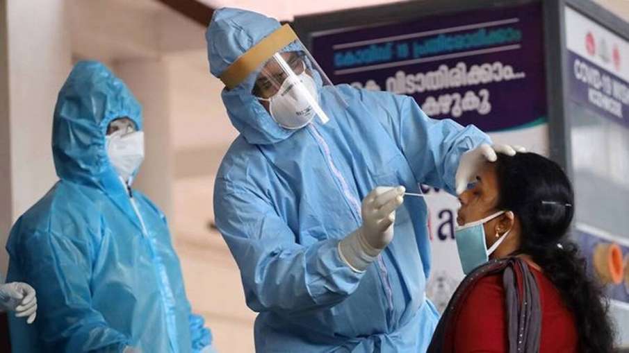 Kerala reports 12,818 new Covid-19 infections, 122 deaths Kerala reports 12,818 new Covid-19 infections, 122 deaths- India TV Hindi