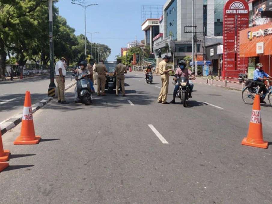 Kerala govt enforces complete Corona lockdown on Eid Kerala govt enforces complete Corona lockdown on Eid- India TV Hindi