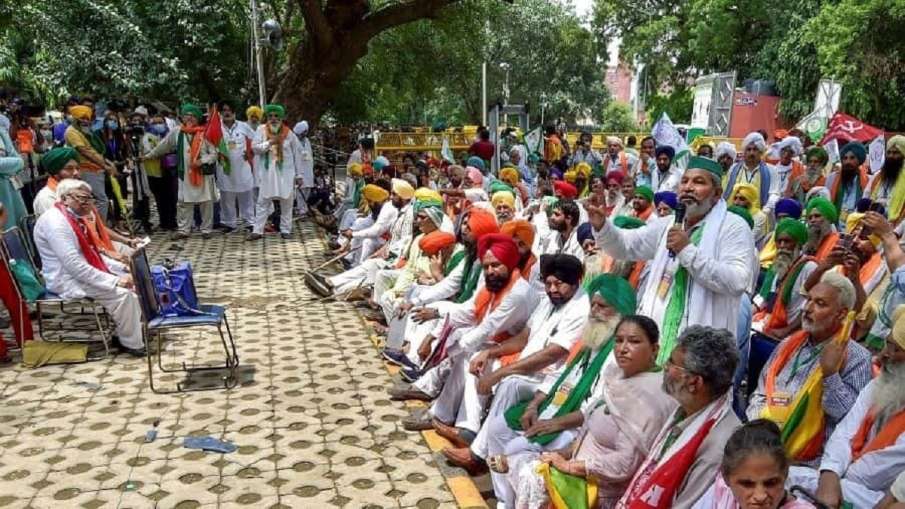 ‘किसान संसद’ में तीन कृषि कानूनों में से एक पर चर्चा, निरस्त करने की मांग का प्रस्ताव पारित ‘किसान संसद’ में तीन कृषि कानूनों में से एक पर चर्चा, निरस्त करने की मांग का प्रस्ताव पारित - India TV Hindi