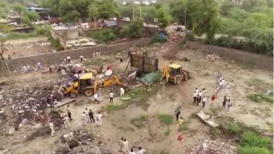 दिल्ली: रोहिंग्याओं के कब्जे से योगी सरकार ने मदनपुर खादर में मुक्त कराई 2.10 हेक्टेयर जमीन दिल्ली: रोहिंग्याओं के कब्जे से योगी सरकार ने मदनपुर खादर में मुक्त कराई 2.10 हेक्टेयर जमीन- India TV Hindi