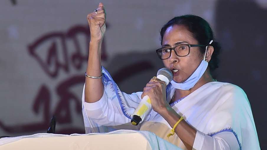 ‘निगरानी वाला राष्ट्र’ बनाना चाहती है मोदी सरकार: ममता बनर्जी ‘निगरानी वाला राष्ट्र’ बनाना चाहती है मोदी सरकार: ममता बनर्जी- India TV Hindi