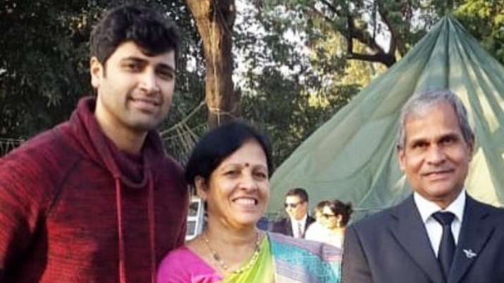 मेजर के अभिनेता अदिवि शेष ने संदीप उन्नीकृष्णन की मां को उनके जन्मदिन पर शुभकामनाएं दी मेजर के अभिनेता अदिवि शेष ने संदीप उन्नीकृष्णन की मां को उनके जन्मदिन पर शुभकामनाएं दी- India TV Hindi