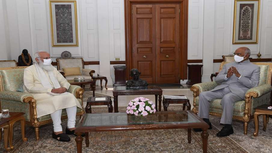 प्रधानमंत्री मोदी ने राष्ट्रपति कोविंद से की मुलाकात, 19 जुलाई से शुरू हो रहा मानसून सत्र प्रधानमंत्री मोदी ने राष्ट्रपति कोविंद से की मुलाकात, 19 जुलाई से शुरू हो रहा मानसून सत्र- India TV Hindi