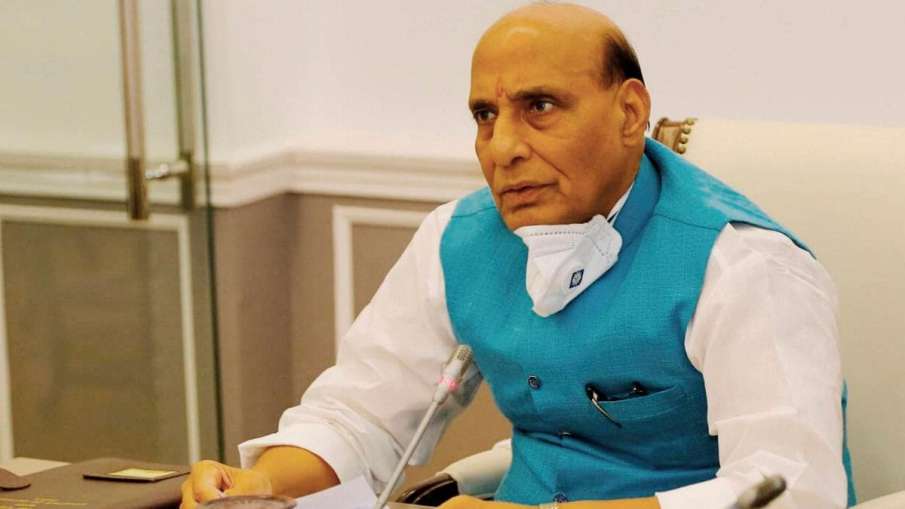 Rajnath Singh meets AK Antony and Sharad Pawar, briefs them on Ladakh border row with China Rajnath Singh meets AK Antony and Sharad Pawar, briefs them on Ladakh border row with China- India TV Hindi