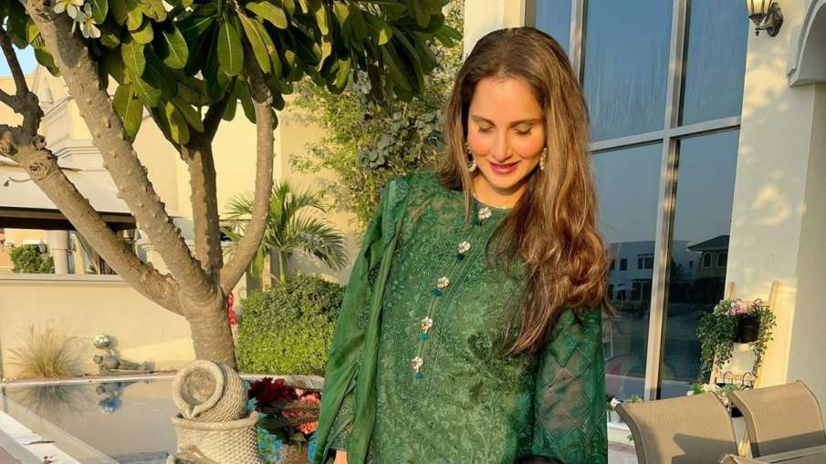 Sania Mirza Shares Latest Pic, Says "Selfie Toh Banti... Sania Mirza Shares Latest Pic, Says "Selfie Toh Banti...- India TV Hindi