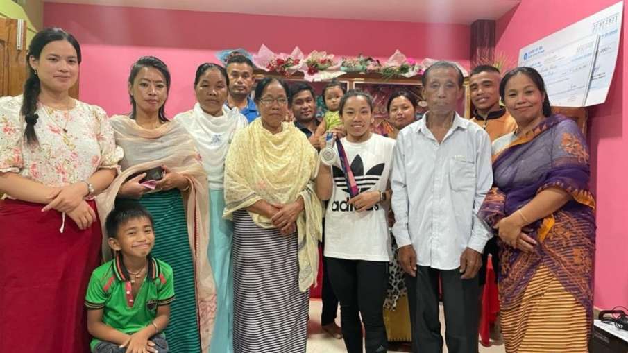 Mirabai Chanu Meets Family After 2 Years And Shares... Mirabai Chanu Meets Family After 2 Years And Shares...- India TV Hindi