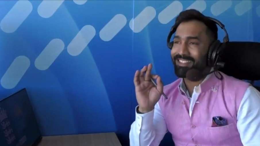 Dinesh Karthik Apologises for Sexist Comment on Air Dinesh Karthik Apologises for Sexist Comment on Air- India TV Hindi
