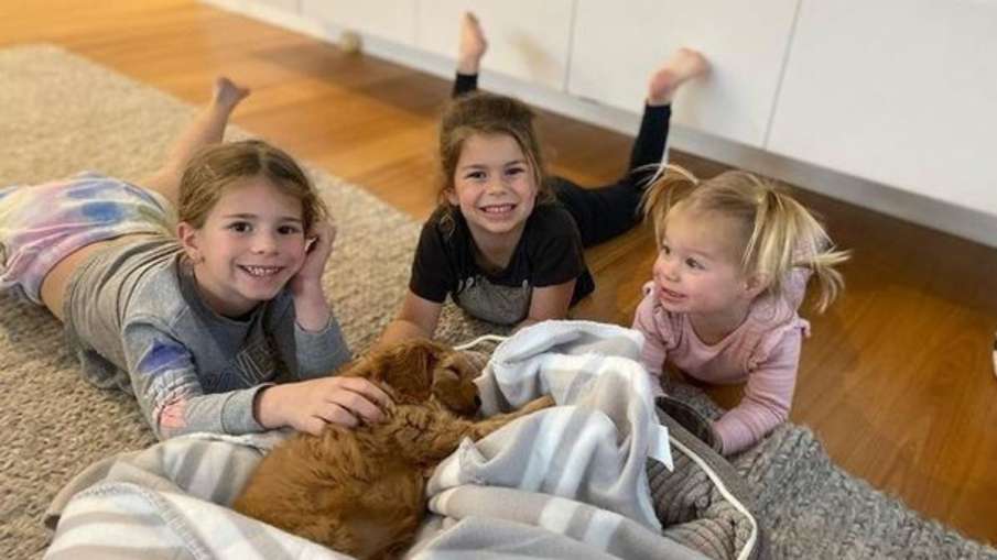 David Warner shares cute video of his daughters dancing... David Warner shares cute video of his daughters dancing...- India TV Hindi