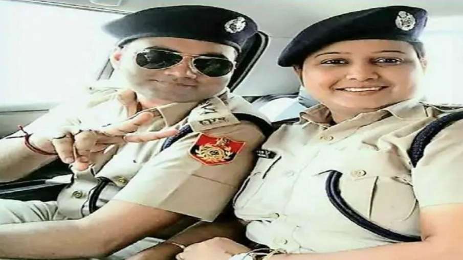 Bhagalpur: Kahalgaon SDPO Reshu Krishna husband wear IPS uniform, PMO orders investigation Bhagalpur: Kahalgaon SDPO Reshu Krishna husband wear IPS uniform, PMO orders investigation- India TV Hindi