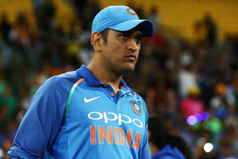 Twitter restores blue tick on MS Dhoni's account hours...- India TV Hindi