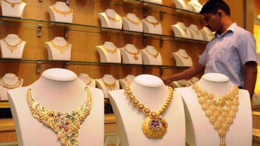 Jewellers to go on token strike on Aug 23 against gold hallmarking Jewellers to go on token strike on Aug 23 against gold hallmarking- India TV Paisa