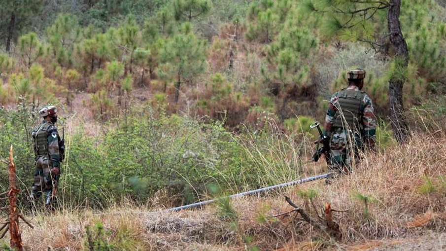 140 terrorists, 140 terrorists Kashmir, 140 terrorists Waiting Ceasefire, 140 terrorists LoC 140 terrorists, 140 terrorists Kashmir, 140 terrorists Waiting Ceasefire, 140 terrorists LoC- India TV Hindi