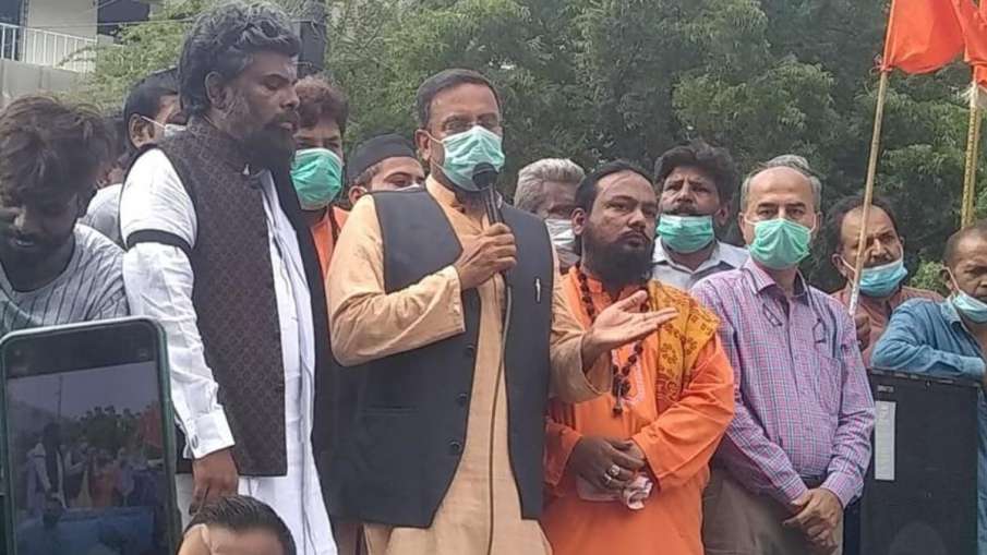 'Jai Shri Ram' and 'Har Har Mahadev' slogans raised in Pakistan, protest against atrocities on Hindus - India TV