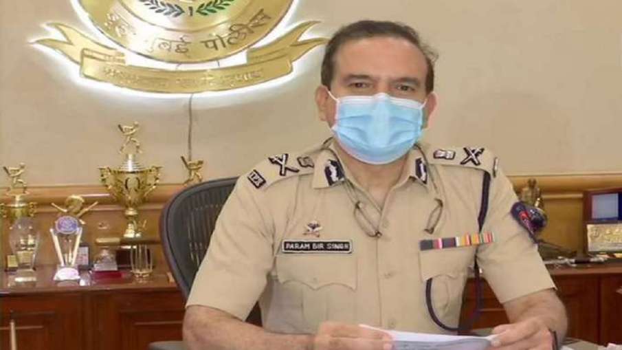 मुंबई के पूर्व पुलिस कमिश्नर परमबीर सिंह पर 25 हजार का जुर्माना, जांच आयोग के सामने नहीं हुए पेश मुंबई के पूर्व पुलिस कमिश्नर परमबीर सिंह पर 25 हजार का जुर्माना, जांच आयोग के सामने नहीं हुए पेश - India TV Hindi