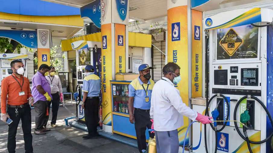 Modi govt granted petrol pump licence to seven private companies- India TV Paisa