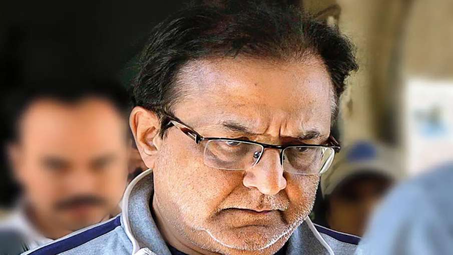 Yes Bank former MD and CEO Rana Kapoor gets relief, Sebi orders defreezing of bank, demat accounts Yes Bank former MD and CEO Rana Kapoor gets relief, Sebi orders defreezing of bank, demat accounts - India TV Paisa