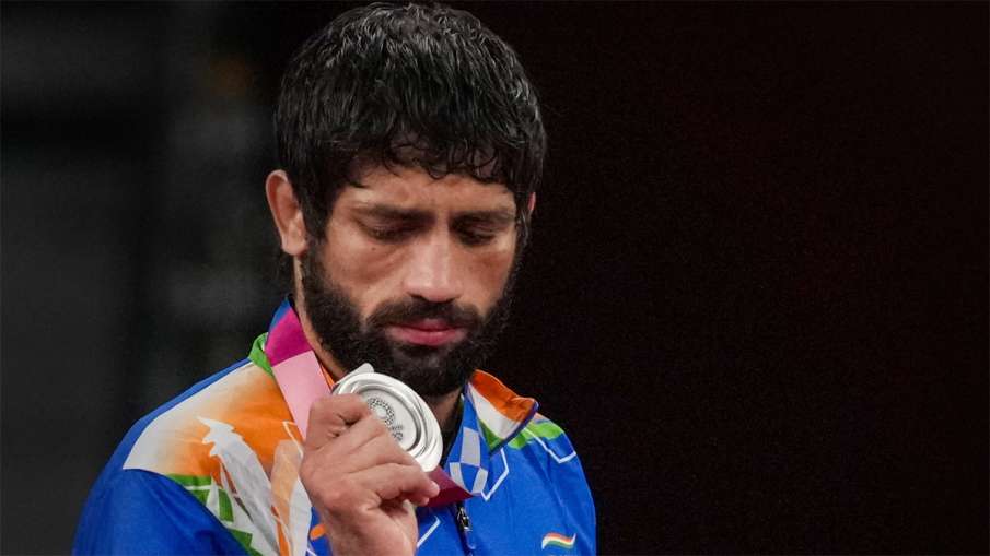 Ravi Dahiya, Ravi Dahiya Silver, Ravi Dahiya 4 Crore, Ravi Dahiya Manohar Lal Khattar Ravi Dahiya, Ravi Dahiya Silver, Ravi Dahiya 4 Crore, Ravi Dahiya Manohar Lal Khattar- India TV Hindi