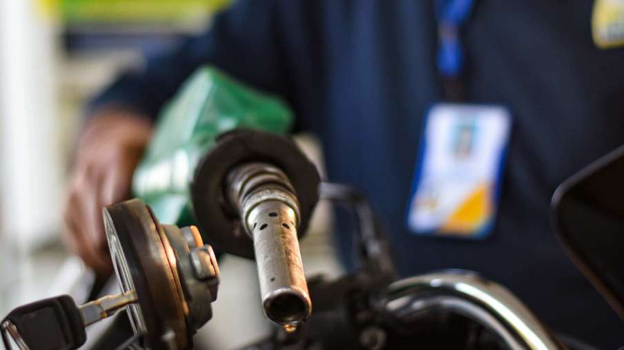 DMK govt announces tax cut of Rs three on petrol DMK govt announces tax cut of Rs three on petrol- India TV Paisa