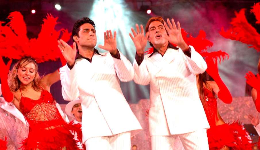 Abhishek Bachchan reply to user on twitter about his height he is taller than amitabh bachchan Abhishek Bachchan reply to user on twitter about his height he is taller than amitabh bachchan- India TV Hindi