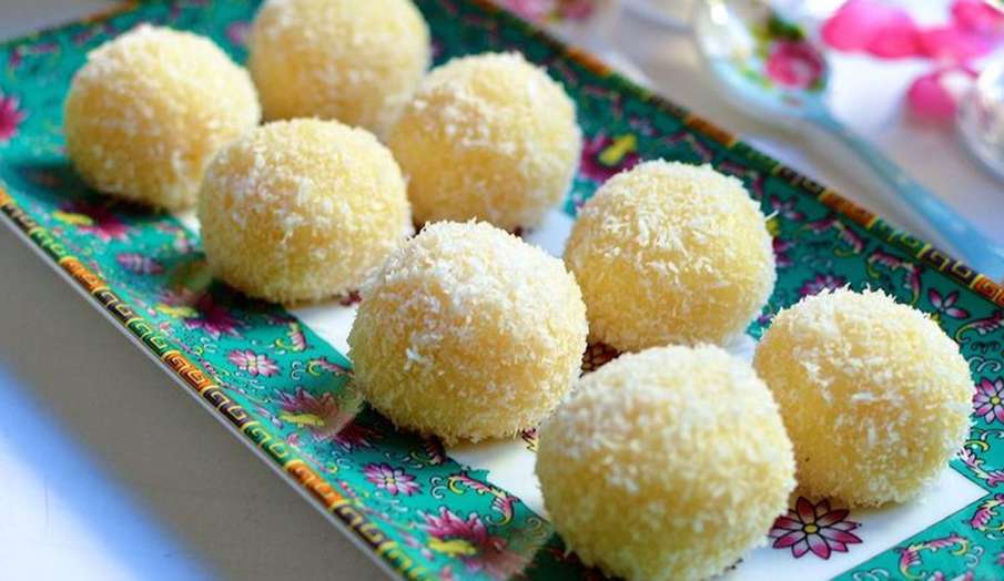 Recipe: थायराइड को कंट्रोल करने में मदद करेगा नारियल के लड्डू, घर पर यूं बनाएं Recipe: थायराइड को कंट्रोल करने में मदद करेगा नारियल के लड्डू, घर पर यूं बनाएं- India TV Hindi